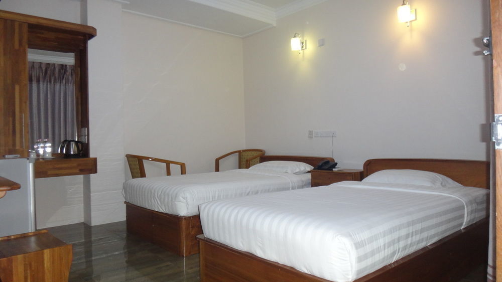 Chit Sayar Hotel Янгон Экстерьер фото